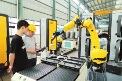 只见采用金刚砂固化工艺的地